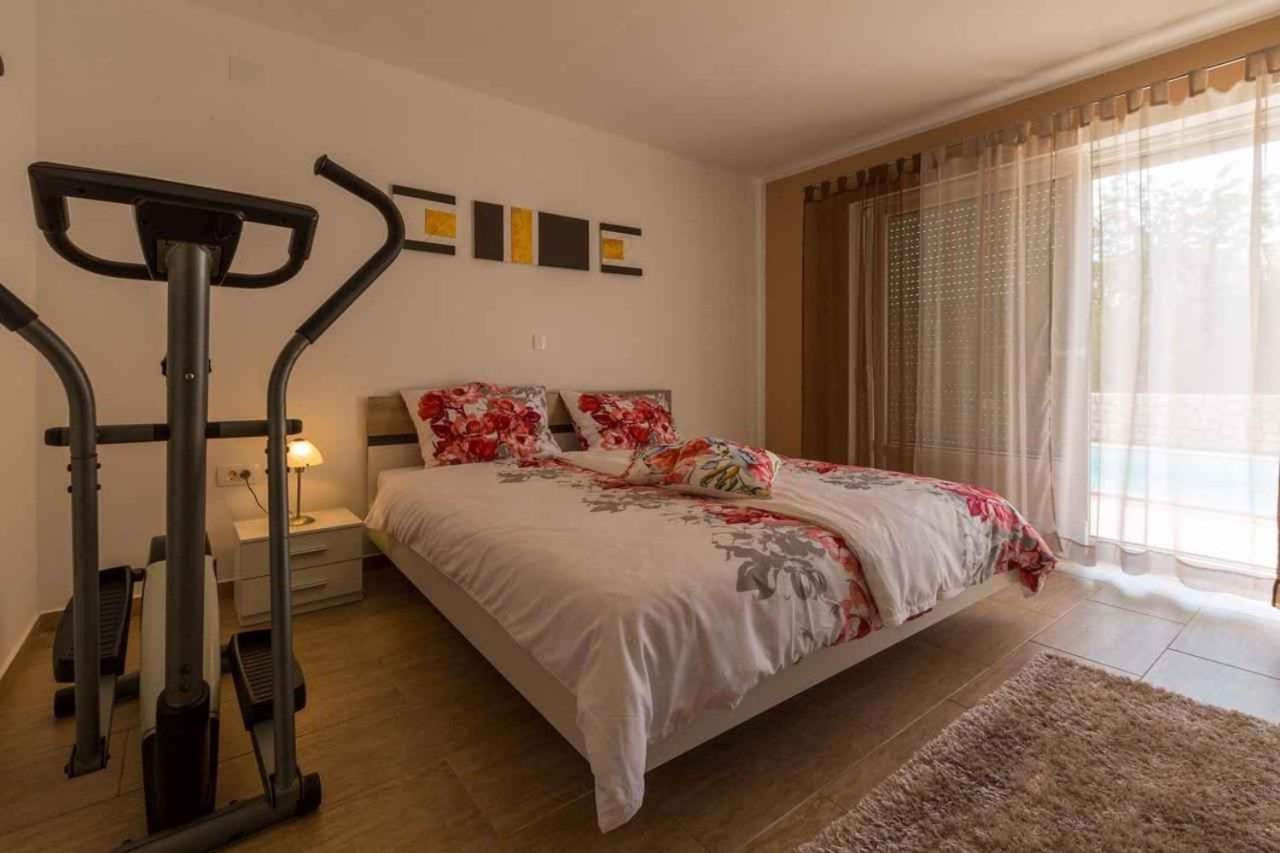Holiday Home In Grizane 39285 Экстерьер фото