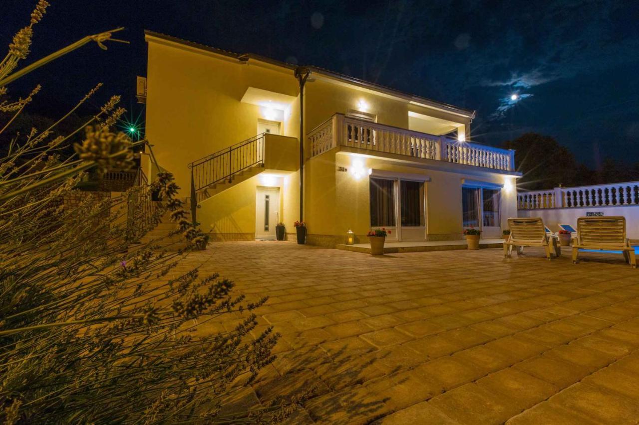 Holiday Home In Grizane 39285 Экстерьер фото