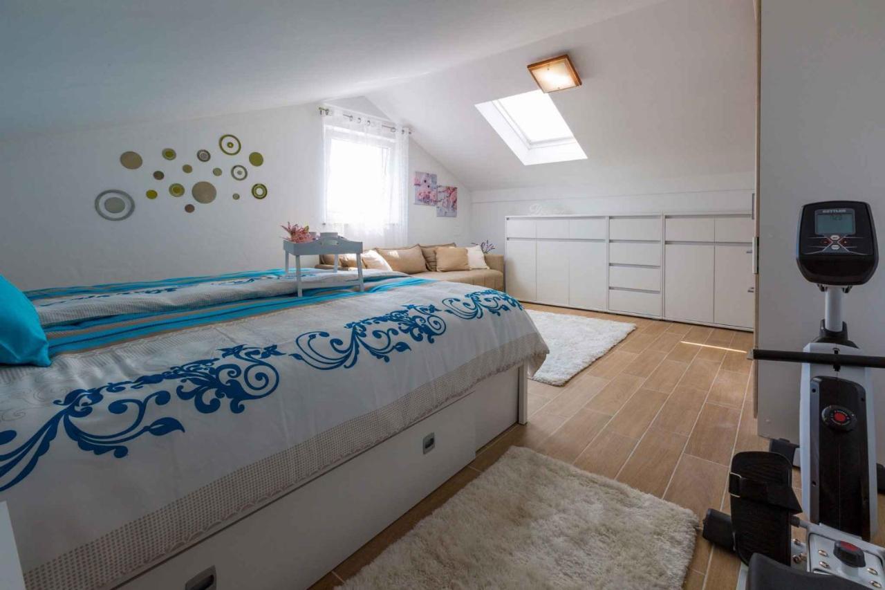 Holiday Home In Grizane 39285 Экстерьер фото