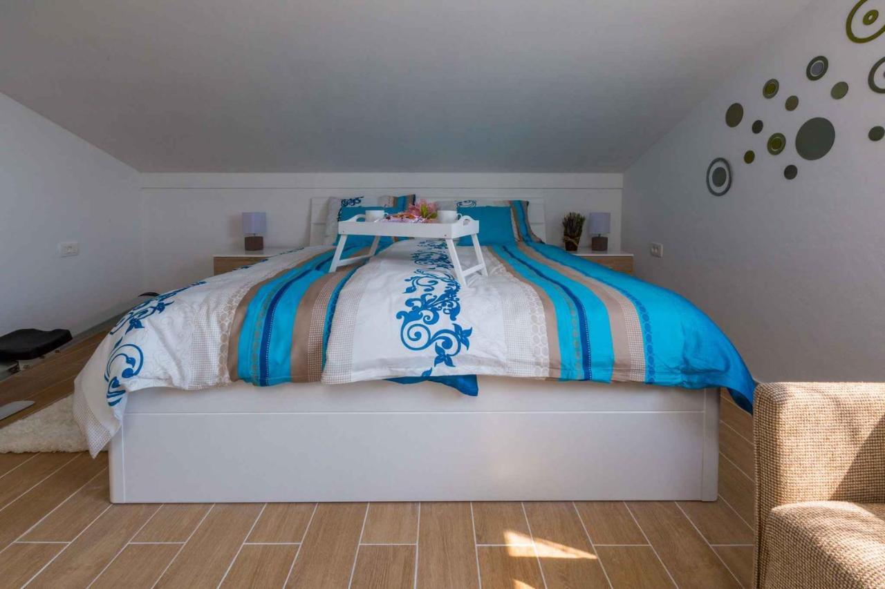 Holiday Home In Grizane 39285 Экстерьер фото